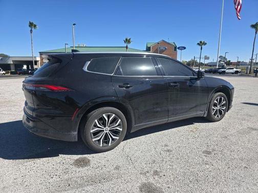 2025 Toyota Crown Signia XLE