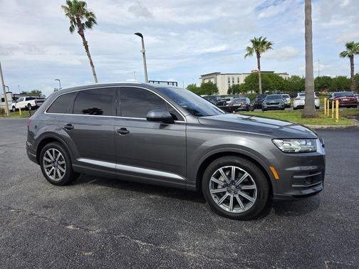 Samurai Gray Metallic 2018 Audi Q7 3.0T Prestige