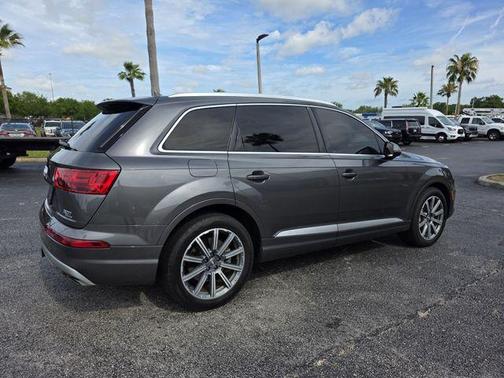 Samurai Gray Metallic 2018 Audi Q7 3.0T Prestige