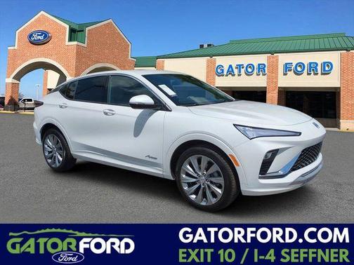 White Frost Tri-Coat 2025 Buick Envista Avenir