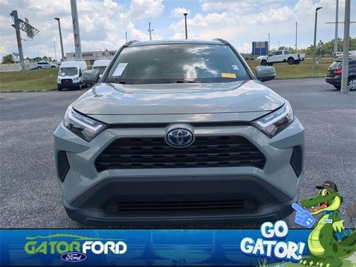 2022 Toyota RAV4 Hybrid XLE
