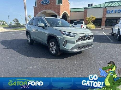 2022 Toyota RAV4 Hybrid XLE