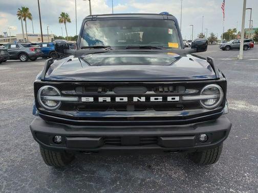 Antimatter Blue Metallic 2021 Ford Bronco Outer Banks