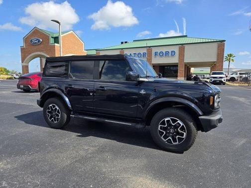Antimatter Blue Metallic 2021 Ford Bronco Outer Banks
