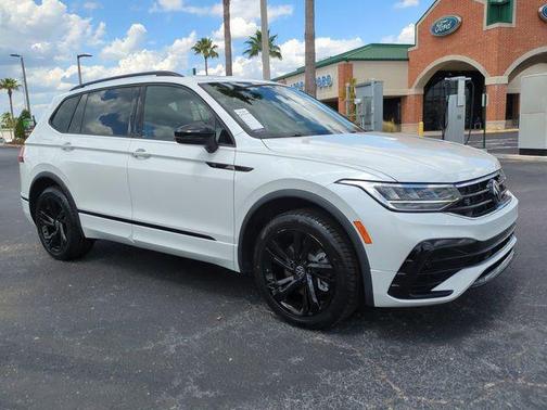 Opal White Pearl Effect 2023 Volkswagen Tiguan 2.0T SE R-Line Black