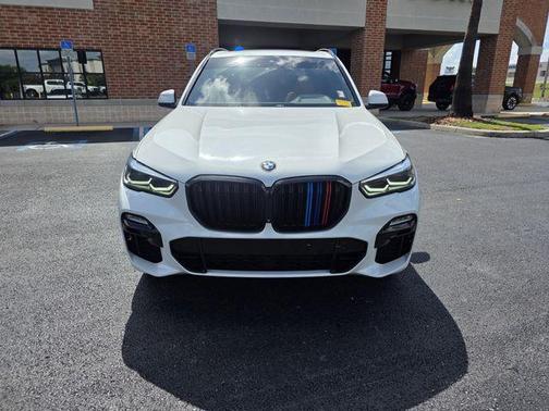 Mineral White Metallic 2021 BMW X5 sDrive40i