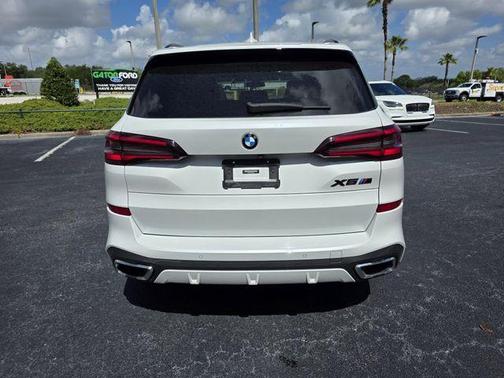 Mineral White Metallic 2021 BMW X5 sDrive40i