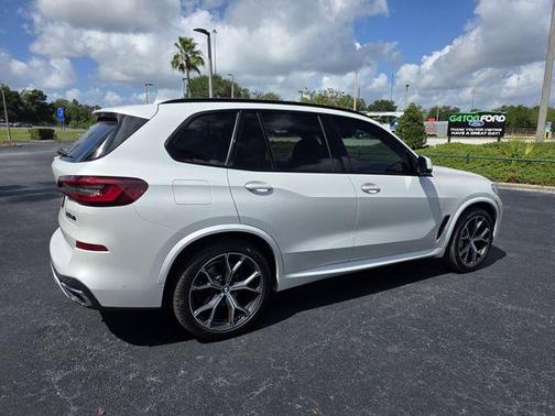 Mineral White Metallic 2021 BMW X5 sDrive40i