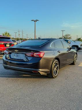 2022 Chevrolet Malibu FWD LT