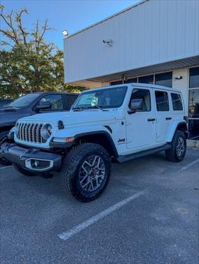 2025 Jeep Wrangler 4-Door Sahara 4x4