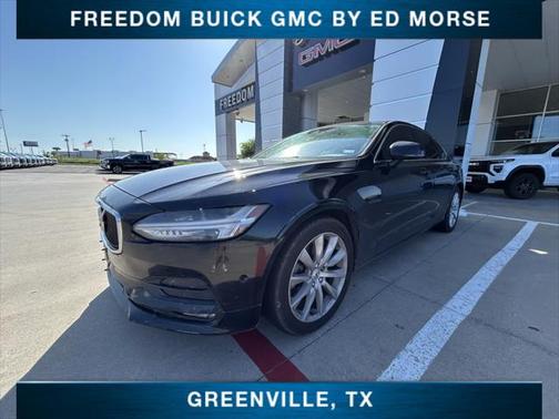 2017 Volvo S90 T6 Momentum