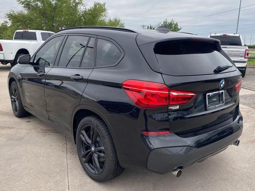 Black Sapphire Metallic 2018 BMW X1 sDrive28i