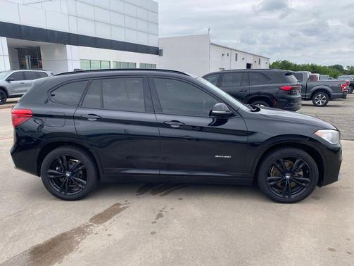 Black Sapphire Metallic 2018 BMW X1 sDrive28i