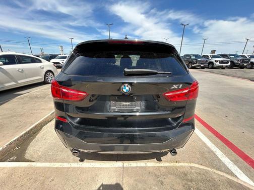 Black Sapphire Metallic 2018 BMW X1 sDrive28i