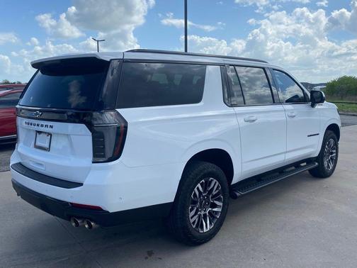 2026 Chevrolet Suburban Z71, 4WD