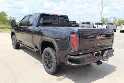 2025 GMC Sierra 2500 AT4