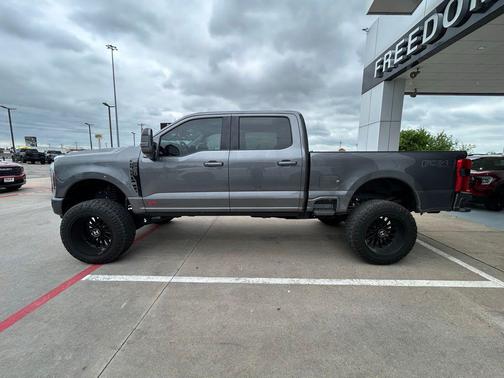 CARBONIZED GRAY 2025 Ford F-250 Lariat