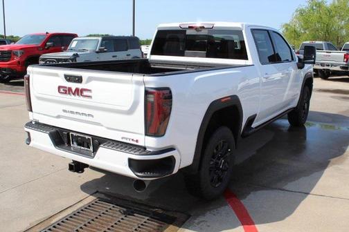 2025 GMC Sierra 2500 AT4