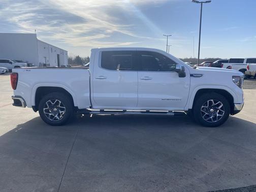 2022 GMC Sierra 1500 SLT