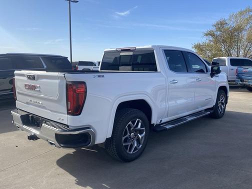 2022 GMC Sierra 1500 SLT