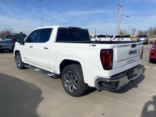 2022 GMC Sierra 1500 SLT