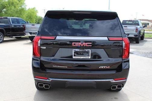 2025 GMC Yukon 4WD AT4