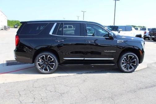 2025 GMC Yukon 4WD AT4