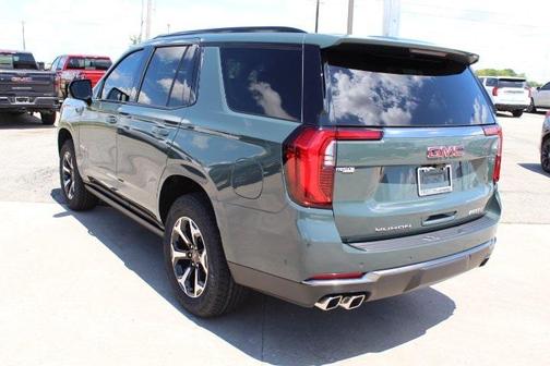 2025 GMC Yukon 4WD AT4