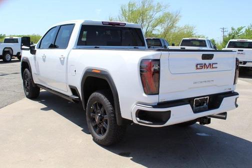 2025 GMC Sierra 2500 AT4
