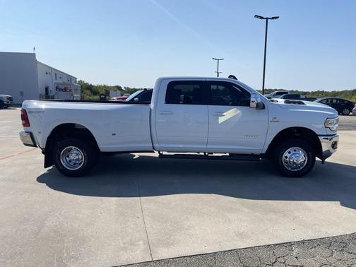 2024 RAM 3500 Laramie Crew Cab 4x4 8' Box