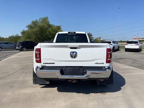 2024 RAM 3500 Laramie Crew Cab 4x4 8' Box