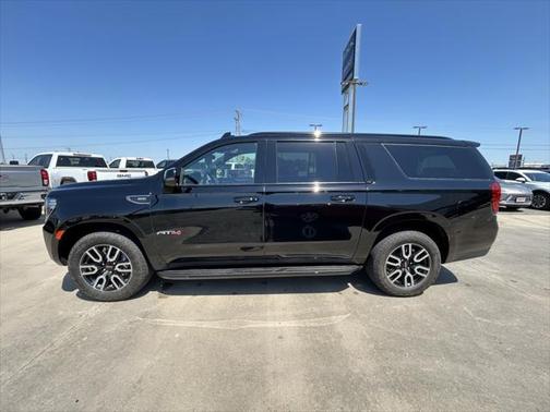2023 GMC Yukon XL 4WD AT4