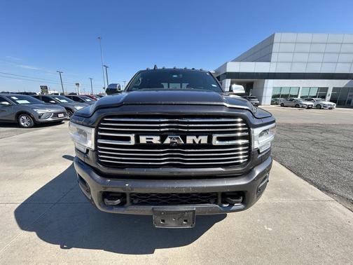 2019 RAM 2500 Laramie Crew Cab 4x4 6'4' Box