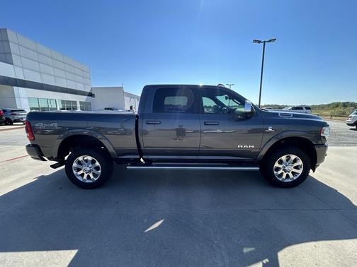 2019 RAM 2500 Laramie Crew Cab 4x4 6'4' Box