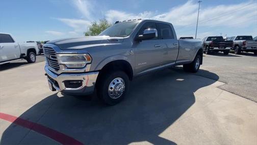 2020 RAM 3500 Laramie Crew Cab 4x4 8' Box