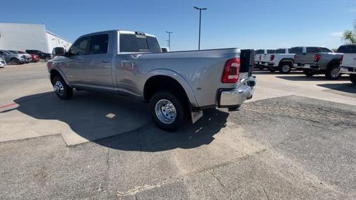 2020 RAM 3500 Laramie Crew Cab 4x4 8' Box