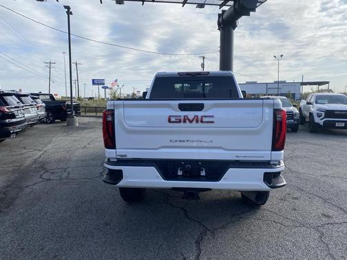 2024 GMC Sierra 2500 Denali
