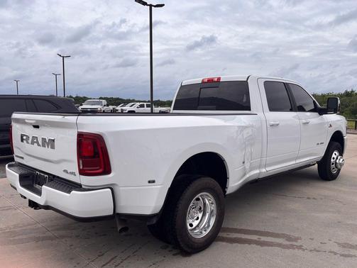 Bright White Clearcoat 2026 RAM 3500 Laramie Crew Cab 4x4 8' Box