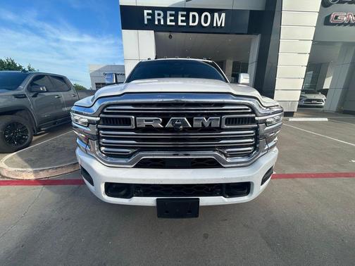 Bright White Clearcoat 2026 RAM 3500 Laramie Crew Cab 4x4 8' Box