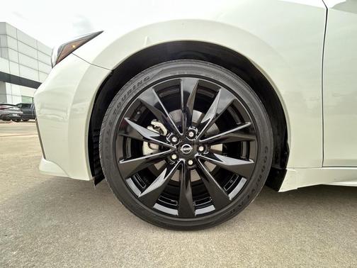 2023 Nissan Maxima 3.5 Platinum