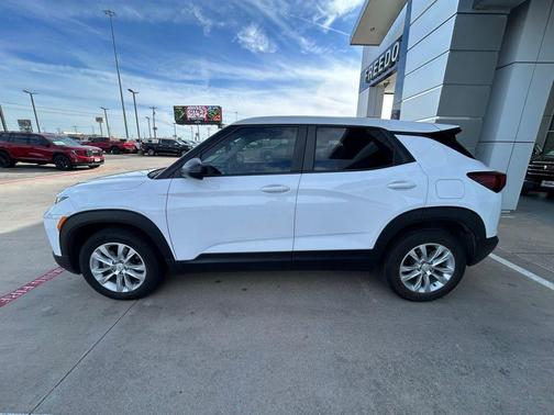 Summit White 2022 Chevrolet Trailblazer LS