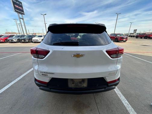Summit White 2022 Chevrolet Trailblazer LS