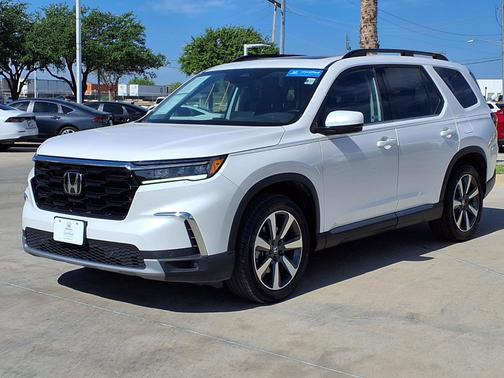 Platinum White Pearl 2024 Honda Pilot