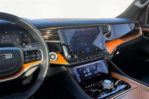 2022 Jeep Grand Wagoneer Series III
