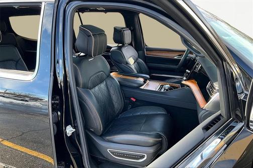 2022 Jeep Grand Wagoneer Series III