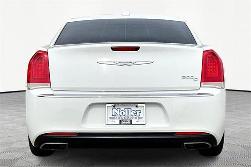 2016 Chrysler 300C Base