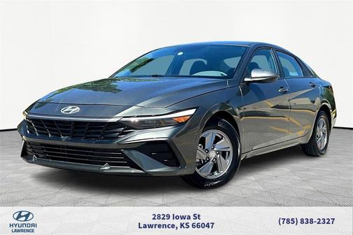2024 Hyundai ELANTRA SE