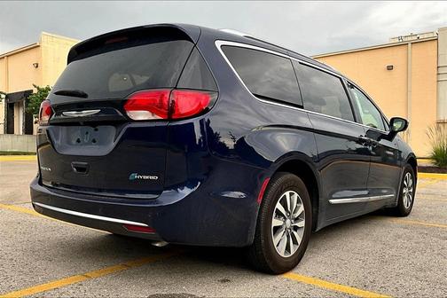 2020 Chrysler Pacifica Hybrid Limited