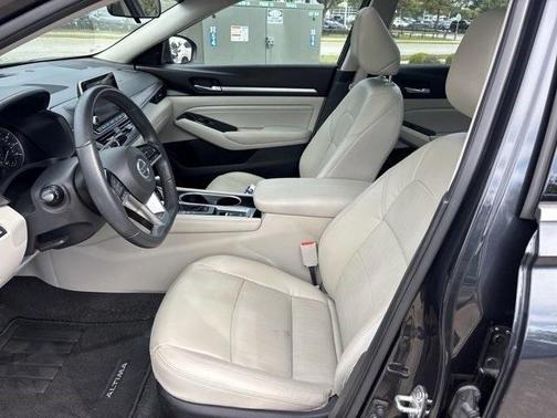 2022 Nissan Altima 2.5 SL