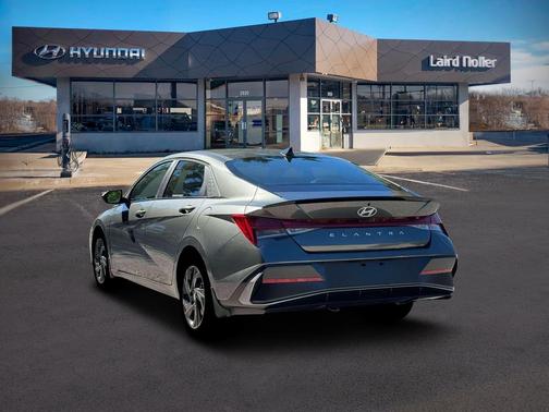 2026 Hyundai ELANTRA SEL